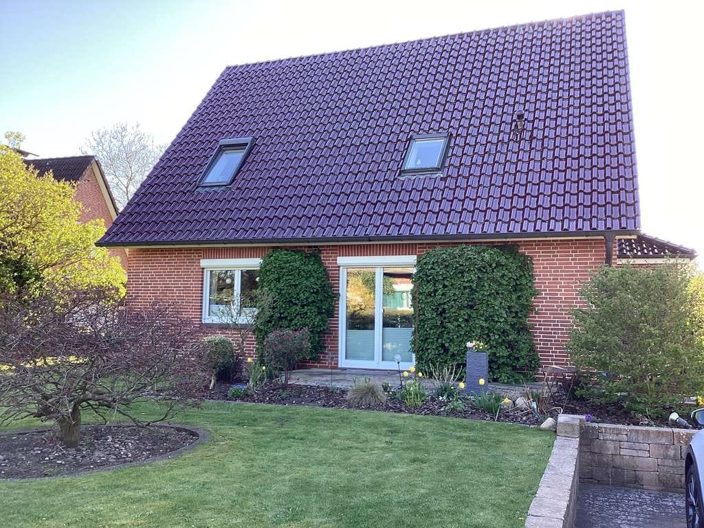Immobilie in Hochdonn - Hier ist alles tip top! Wärmepumpe, PV-Anlage, A+ Energiestandard - Bild 1