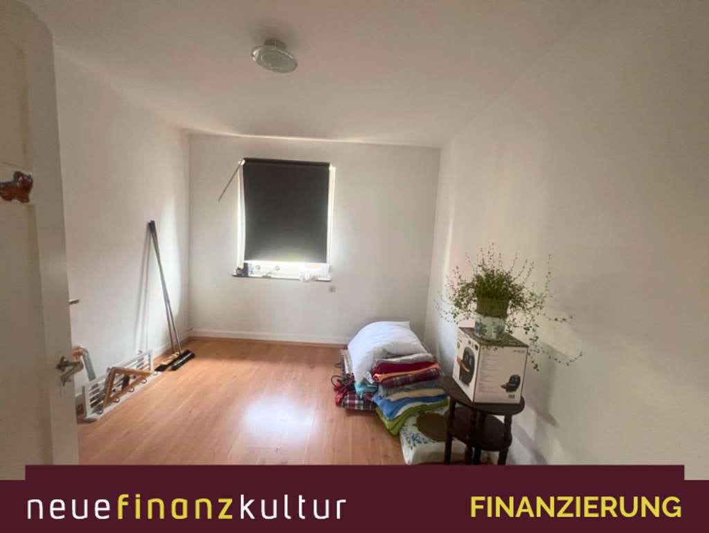 Immobilie in Bad Urach - Wohnhaus mit Potenzial – Raum für Familie, Handwerk & Kapitalanlage - Bild 4