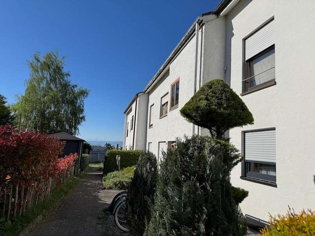 Immobilie in Friedrichshafen - Mehrfamilienreihenmittelhaus mit drei Wohneinheiten in Friedrichshafen Gartenvorstadt - Bild 2