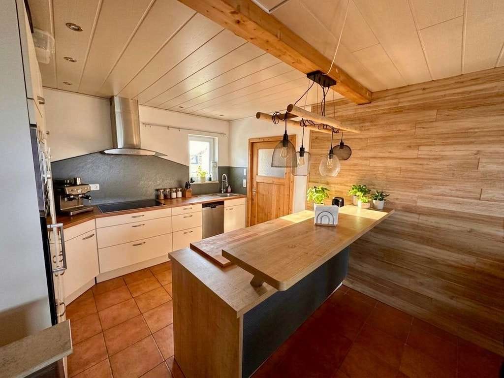 Immobilie in Brilon - Charmantes Einfamilienhaus in Brilon – Modernisierte Basis zum unschlagbaren Festpreis! - Bild 3