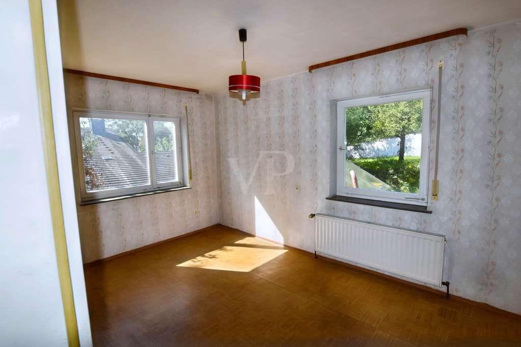 Immobilie in Haundorf - Großzügiges Zweifamilienhaus mit Garten im Fränkischen Seenland - Bild 2