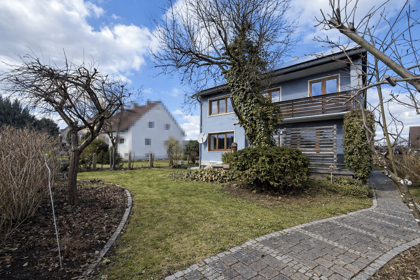Immobilie in Eschenbach i.d.OPf. - Freistehendes Einfamilienhaus mit Garten, PV-Anlage & Wallbox in ruhiger Lage von Eschenbach - Bild 1