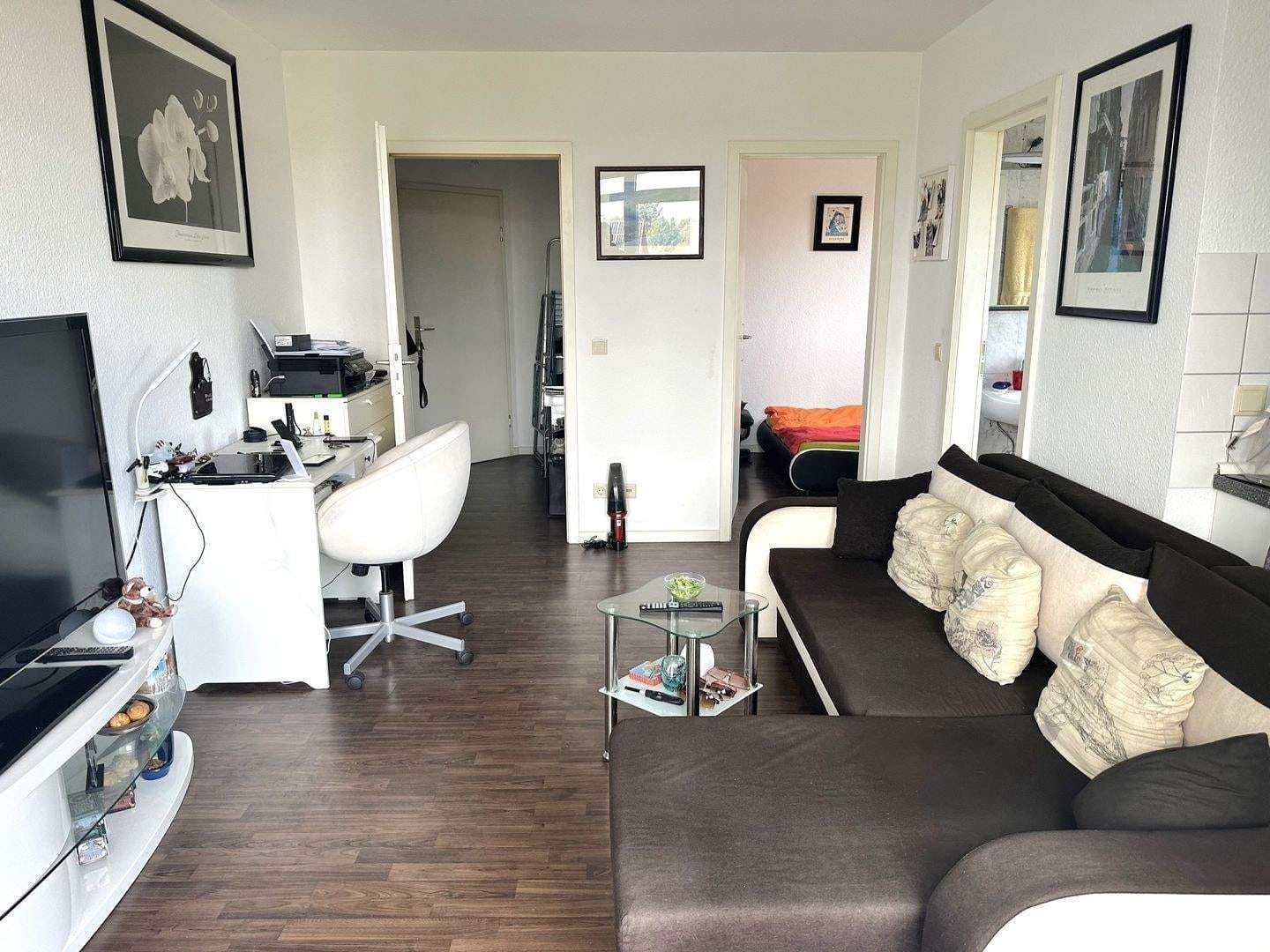 Immobilie in Hilden - Single Wohnung mit Balkon und Duplex Stellplatz. Kleine Kapitalanlage in Hilden!  - Bild 2