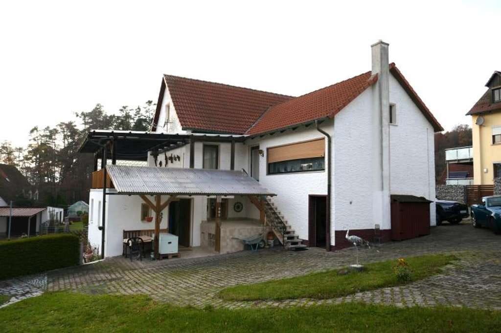 Immobilie in Georgensgmünd - Georgensgmünd-Mäbenberg: Einfamilienhaus mit 4-6 Zi, Balkon, Garten, Doppelgarage, Photovoltaik - Bild 2
