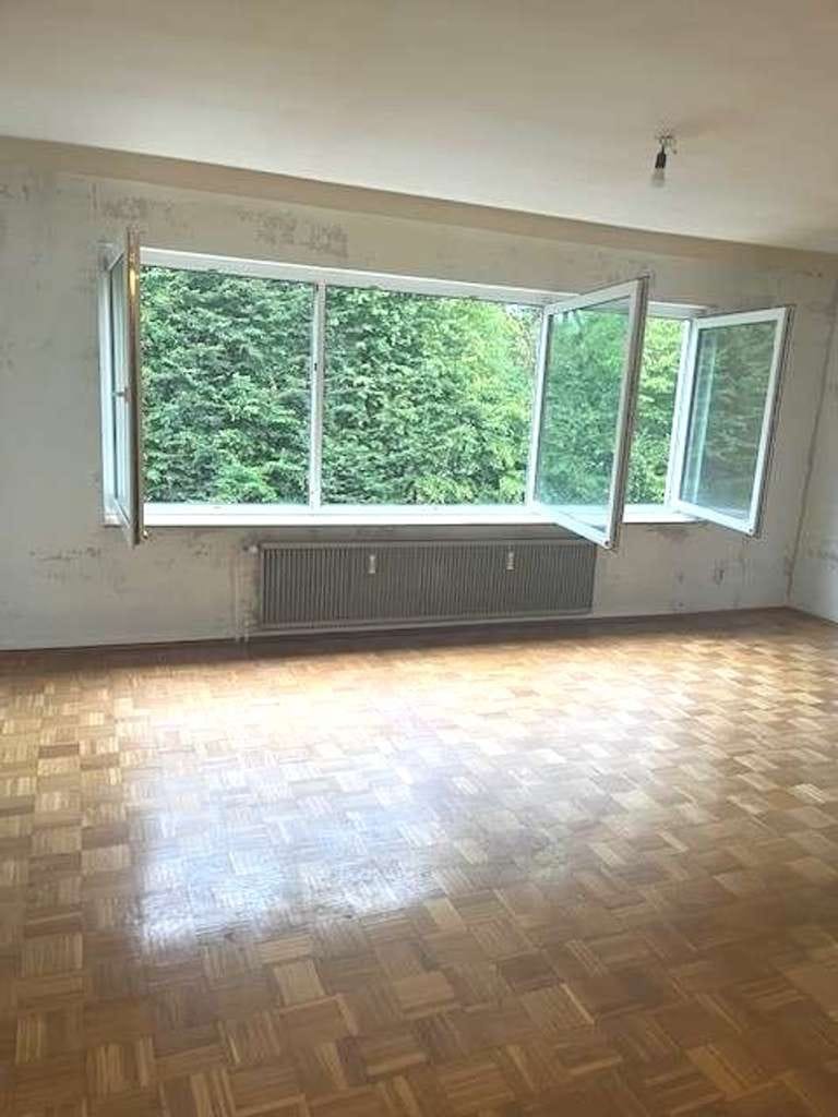 Immobilie in Friedrichsdorf - Investment mit Perspektive: Sanieren, Einziehen und Wert steigern - Bild 2