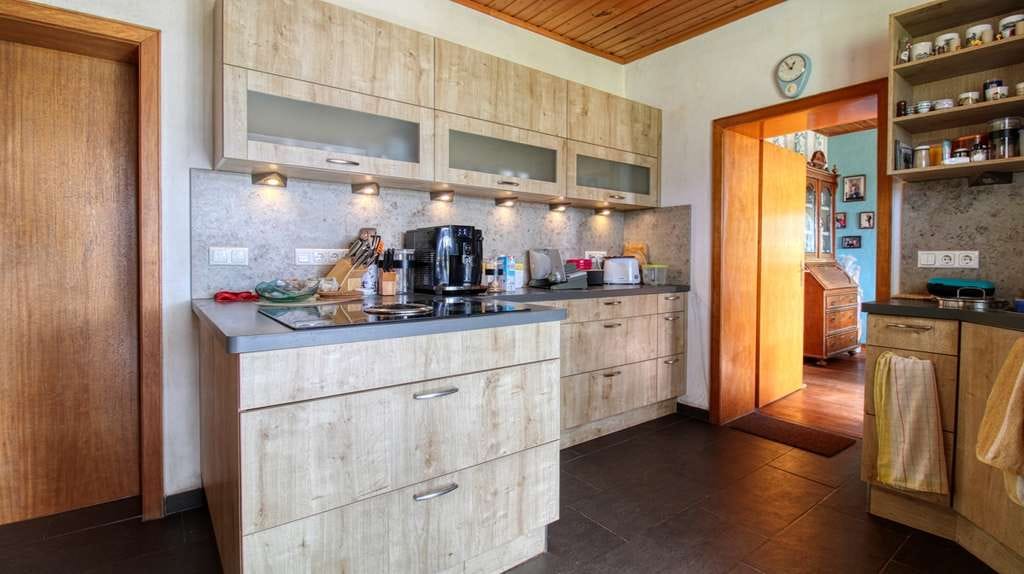 Immobilie in Stemwede - Viel Platz und Potenzial: Haus mit Scheune, Garagen und großem Grundstück - Bild 3