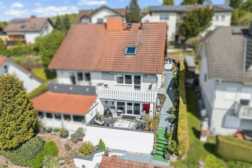 Immobilie in Ronneburg - Schicke Doppelhaushälfte mit Garage, Pool und traumhafter Aussicht - Bild 0