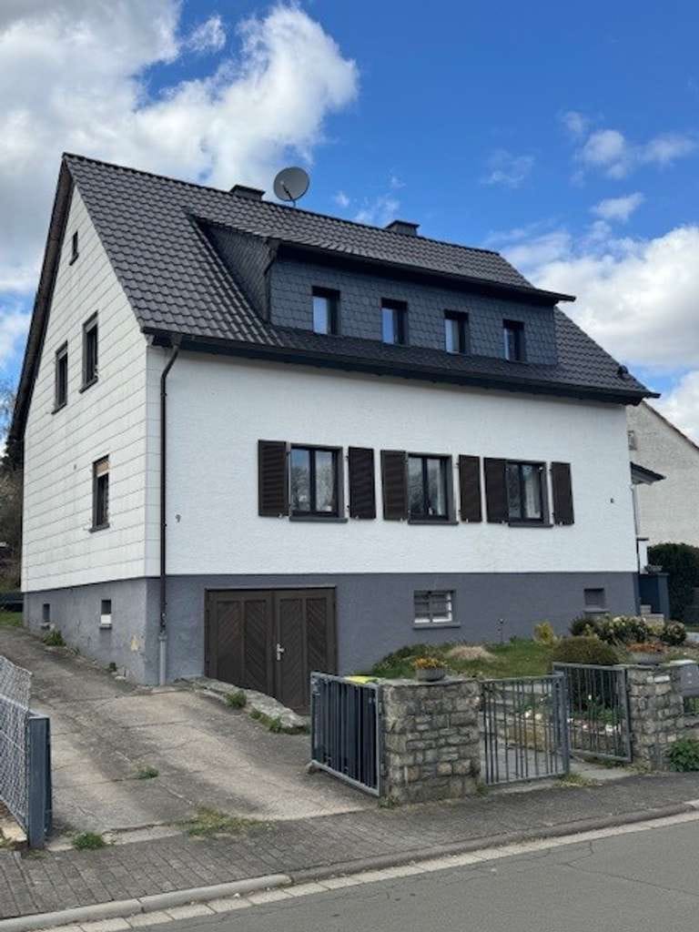 Immobilie in Grünberg - Einfamilienhaus in ruhiger & dennoch zentraler Lage auf großem Grundstück - Ihr neues zu Hause! - Bild 2