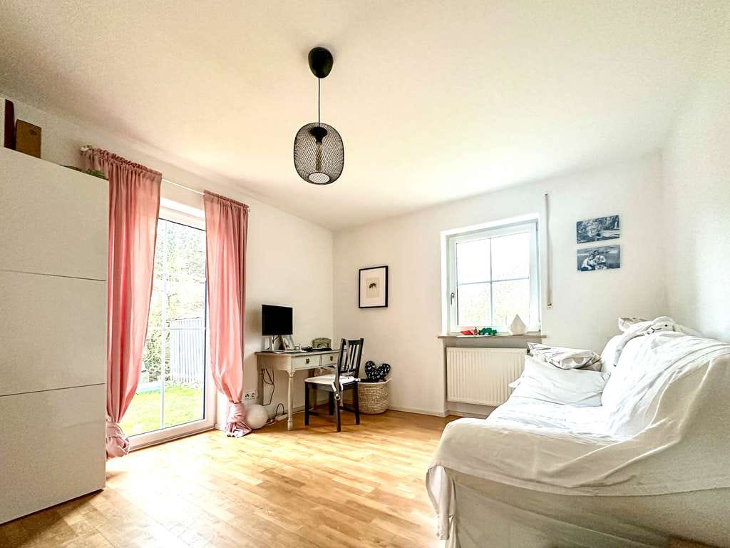 Immobilie in Stephanskirchen - Gepflegte 4-Zimmer Wohnung mit Einbauküche und Garage! - Bild 3