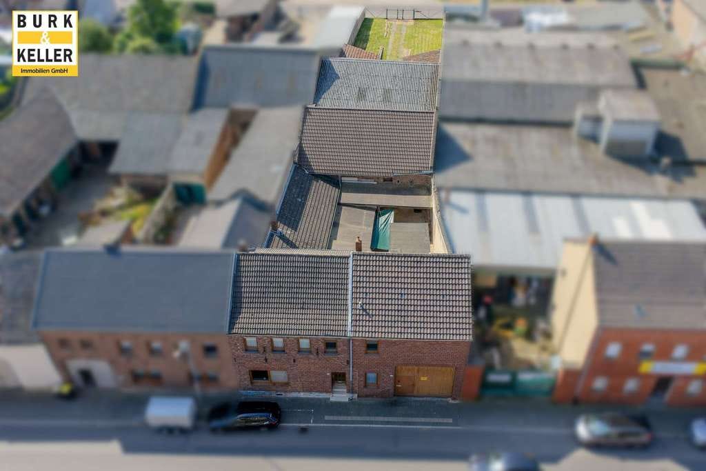 Immobilie in Elsdorf - Historisch gewachsenes Hofanwesen: Wohnhaus, Scheune, Gewerbehalle und großzügige Flächenreserven - Bild 0