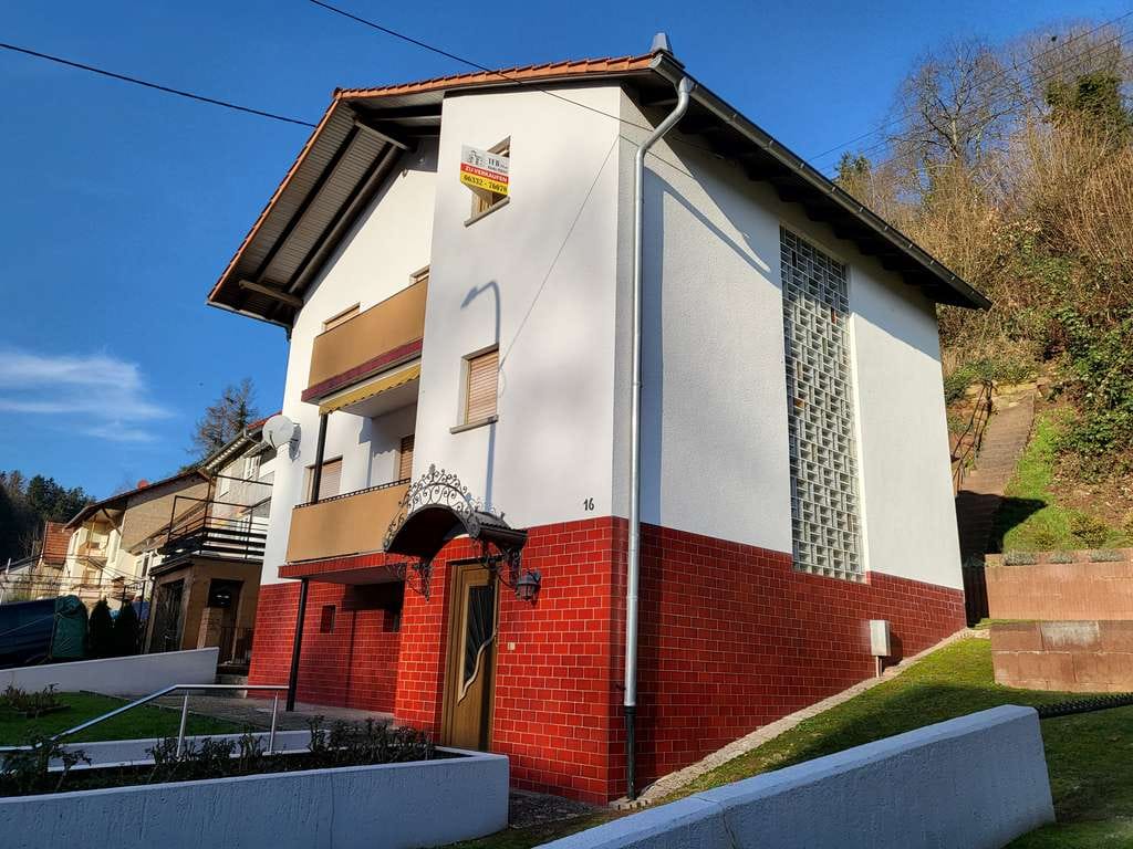 Immobilie in Rieschweiler-Mühlbach - Freistehendes Ein- bis Zweifamilienhaus in ruhiger Lage - Bild 1