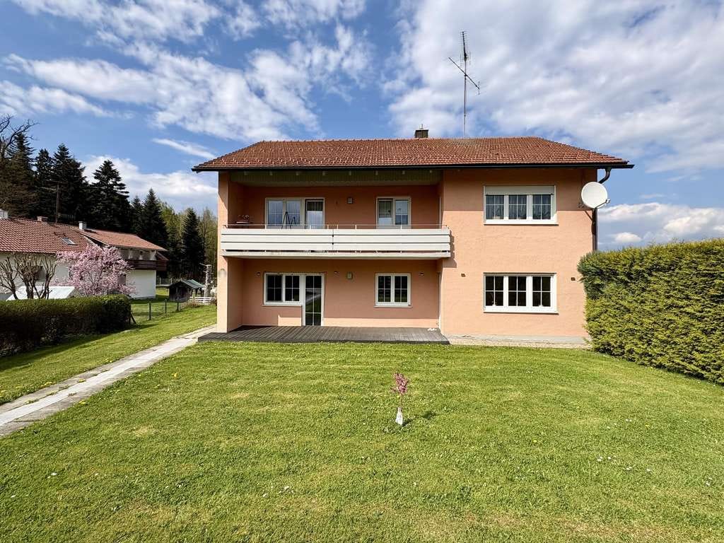 Immobilie in Büchlberg - Zweifamilienhaus in mitten von Büchlberg - Zwei Einheiten, doppelte Möglichkeiten! - Bild 3