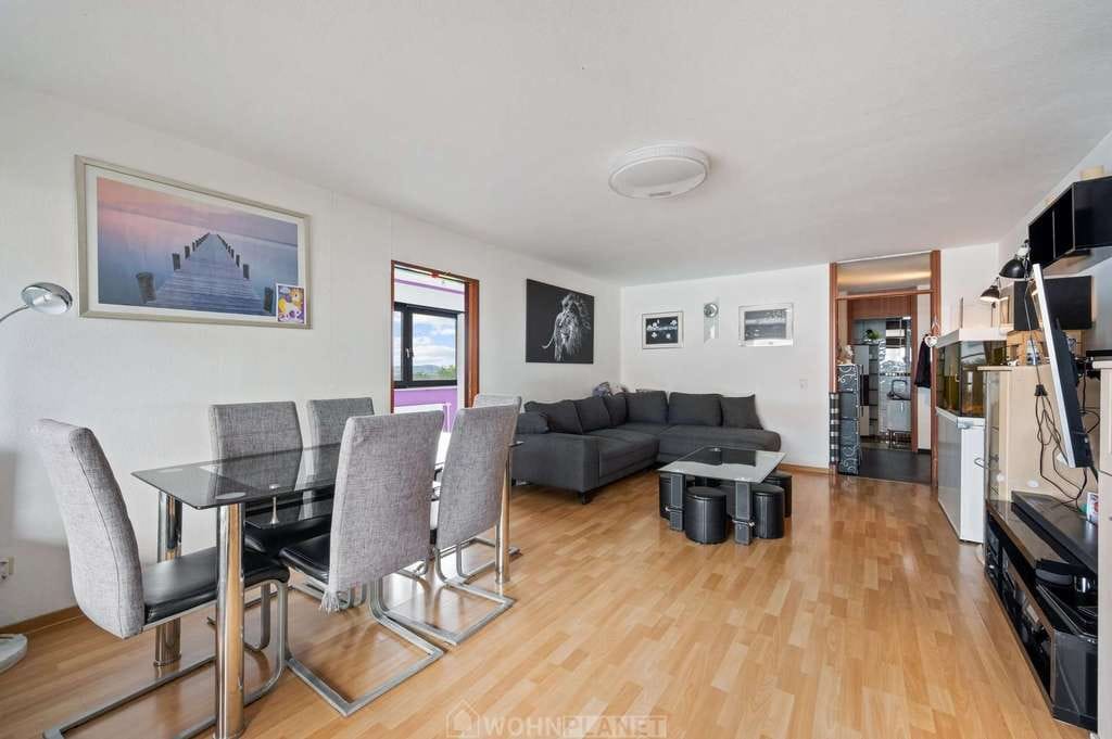 Immobilie in Tamm - Über den Dächern von Tamm: Wohnen mit Blick über Tamm - 3,5-Zimmer-Penthouse, Aufzug und Tiefgarage - Bild 1