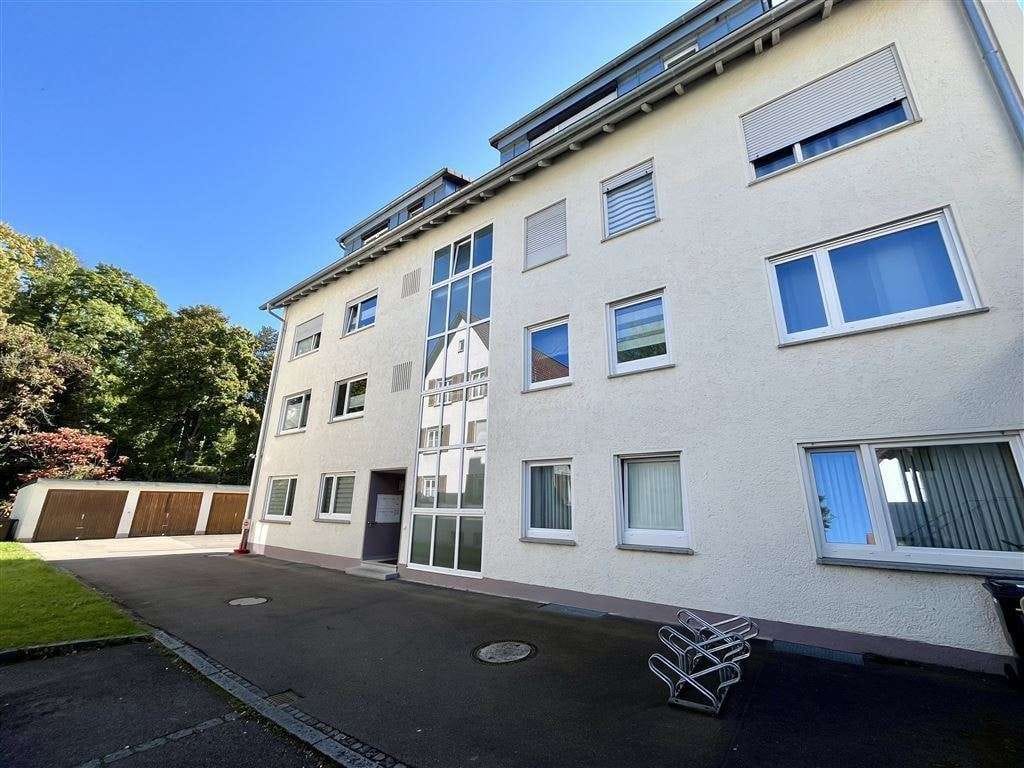 Immobilie in Blaubeuren - Lichtdurchflutete 3-Zimmer-Dachgeschosswohnung in ruhiger Lage von Blaubeuren - Bild 1