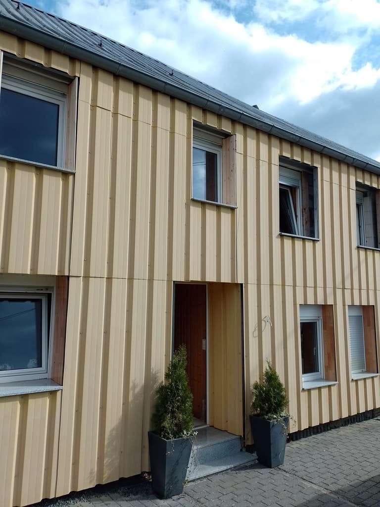 Immobilie in Morbach - Einfamilienhaus mit Einliegerwohnung und Garage - Bild 1