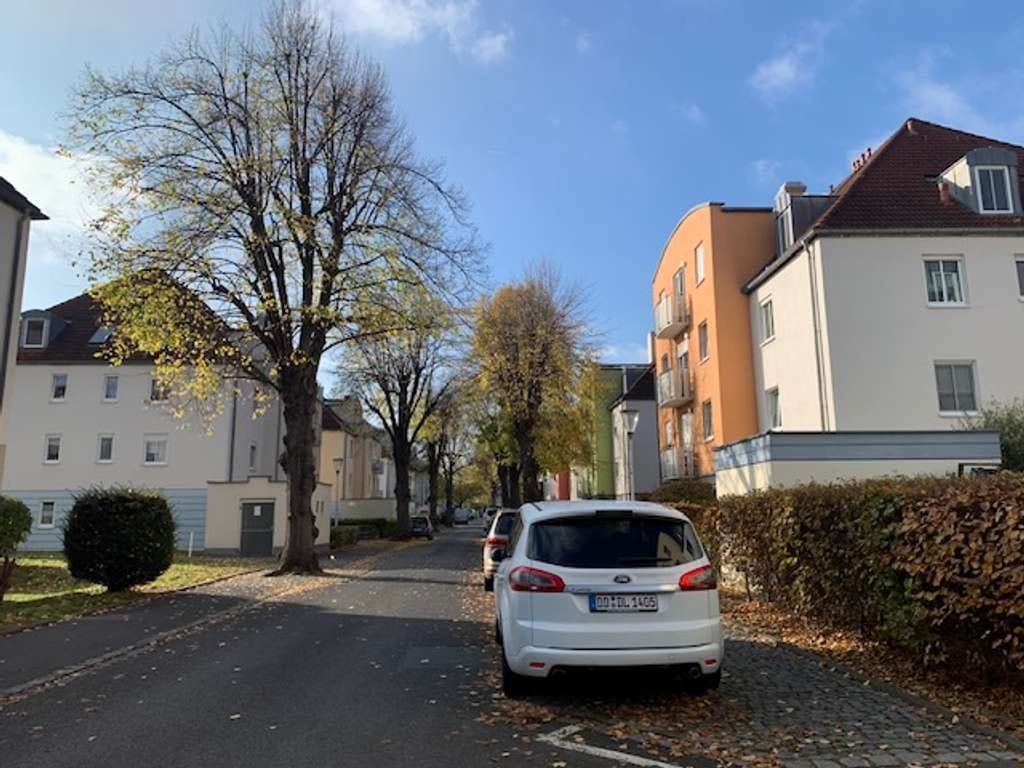 Immobilie in Coswig - Attraktive 3-Zimmer-Maisonette im Dachgeschoss mit Balkon in Coswig! - Bild 2