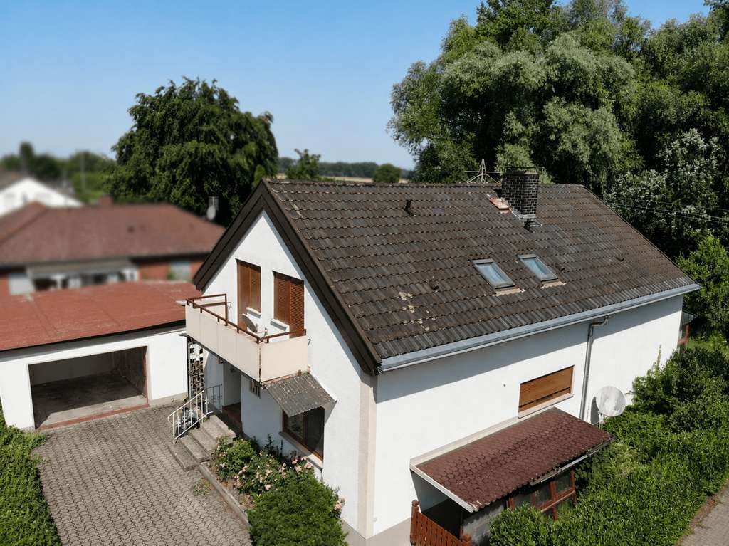 Immobilie in Leimersheim - Familienidylle mit Kamin, Wintergarten und großem Garten in Leimersheim - Bild 0
