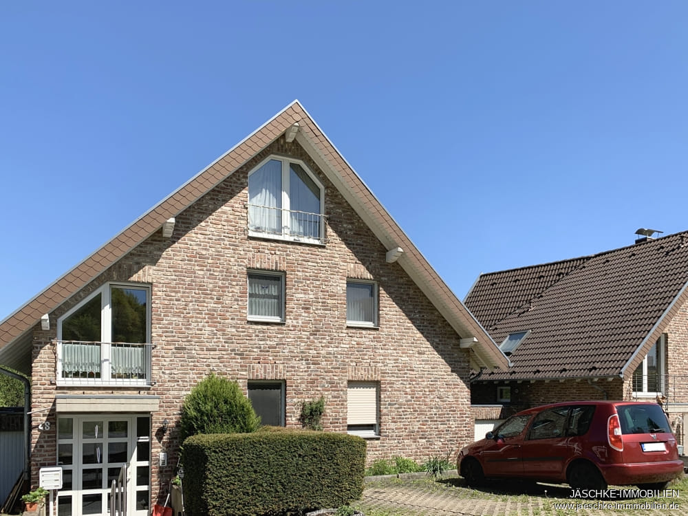 Immobilie in Simmerath - JÄSCHKE - Traumhaftes Ferienhaus mit drei separaten Wohneinheiten und Blick ins Grüne in Simmerath - Bild 0