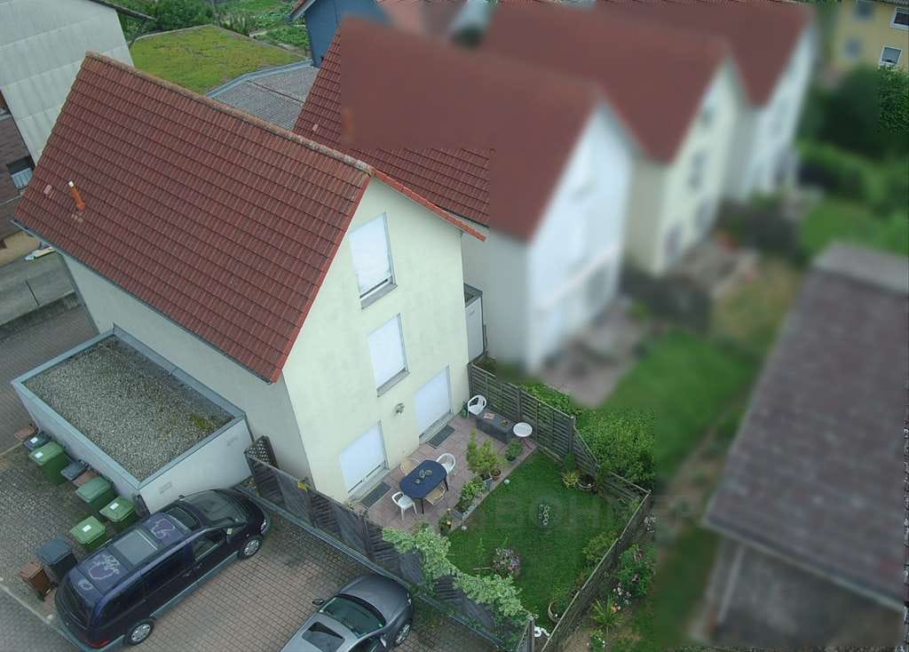 Immobilie in Königsbach-Stein - Einfamilienhaus mit schöner Terrasse und Garage - Bild 3