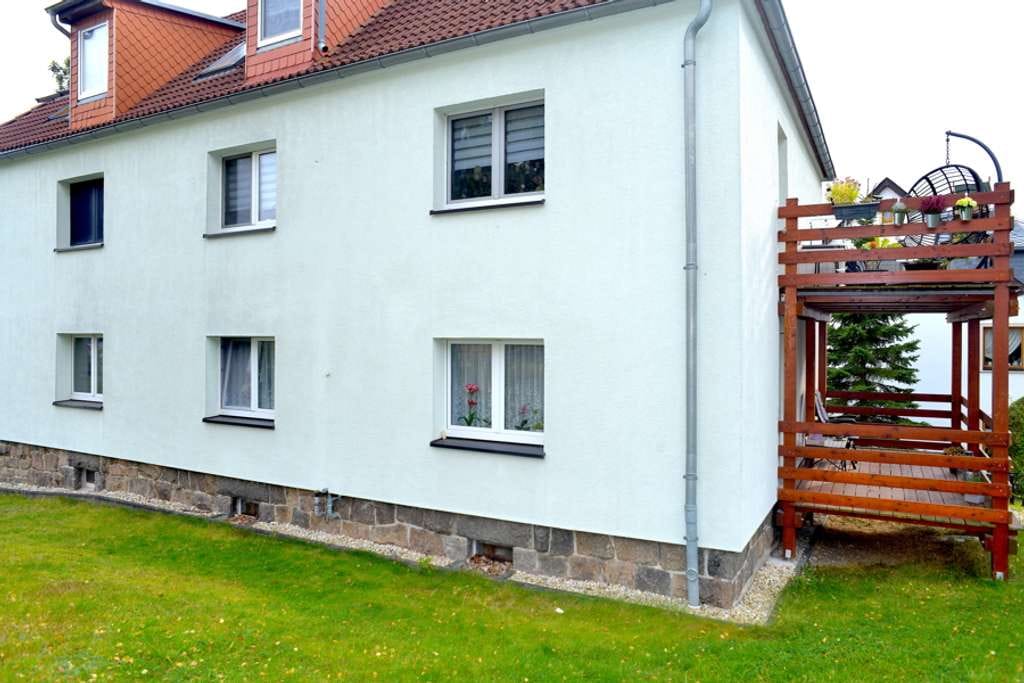 Immobilie in Wilkau-Haßlau - Gepflegtes Wohnjuwel in ruhiger Lage mit Balkonen und Stellplätzen - Bild 1
