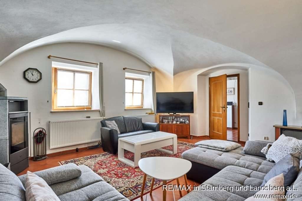 Immobilie in Mallersdorf-Pfaffenberg - Ein Haus mit Atelier & Raum zur Gestaltung und Selbstverwirklichung - für Menschen, die Ruhe wählen - Bild 3