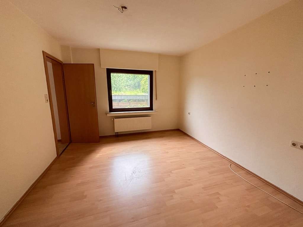 Immobilie in Windeck - Ein-/Zweifamilienhaus mit großzügigem Hanggrundstück in idyllischer Lage von Windeck! - Bild 4