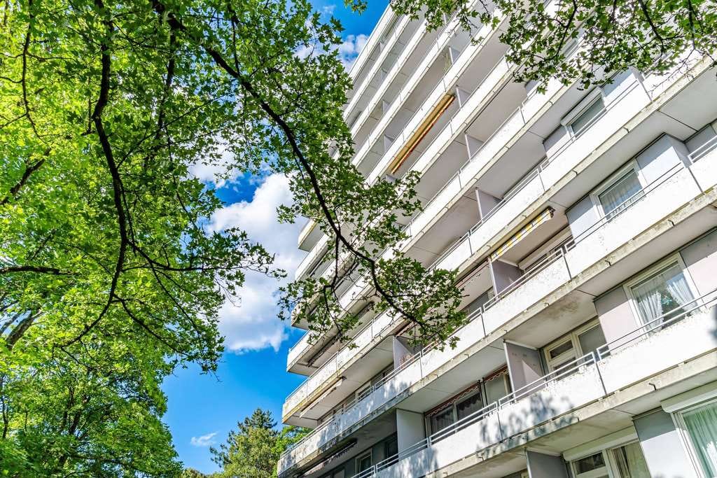 Immobilie in München - Sonniger Balkon! 1,5-Zimmer-Wohnung mit herrlichem Blick ins Grüne –TG-Stellplatz inklusive! - Bild 3