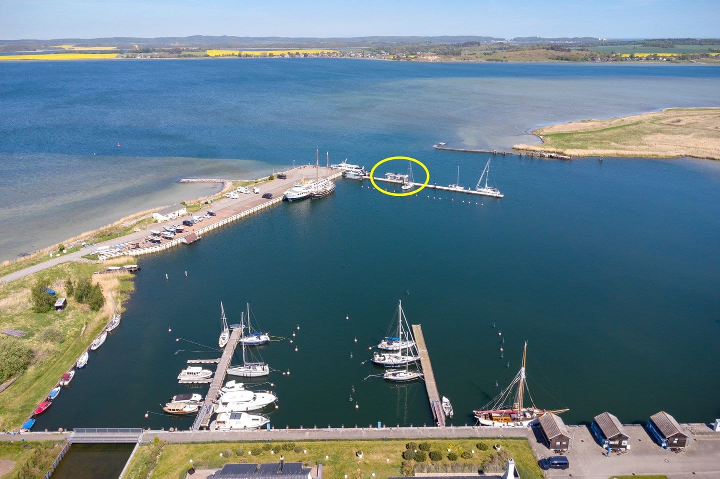 Immobilie in Göhren - Wohnen auf dem Wasser: Hausboot mit Sauna und Dachterrasse - Bild 1