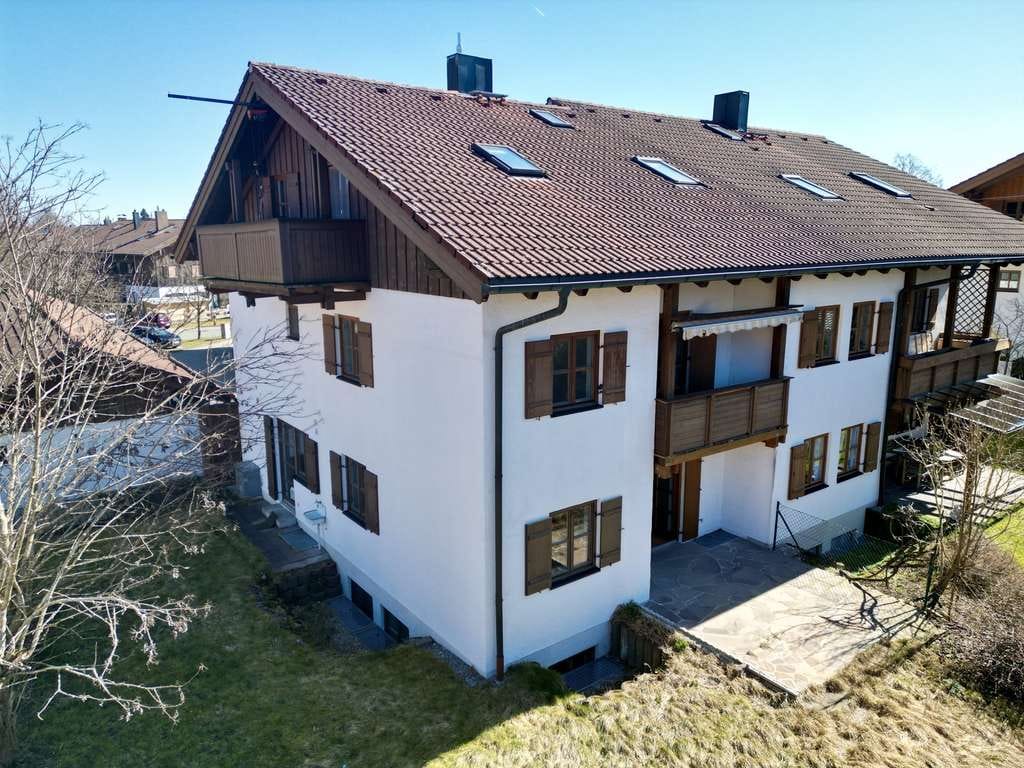 Immobilie in Holzkirchen - Provisionsfrei für den Käufer: Doppelhaushälfte mit ca. 203 m² Wohnfläche und 8 Zimmern – viel Platz - Bild 0