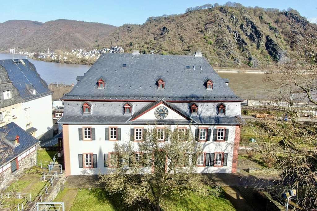 Immobilie in Boppard - Historisches, ehemaliges Pfarrhaus mit Rheinblick – Denkmalgeschütztes Ensemble aus dem Jahr 1716 - Bild 1