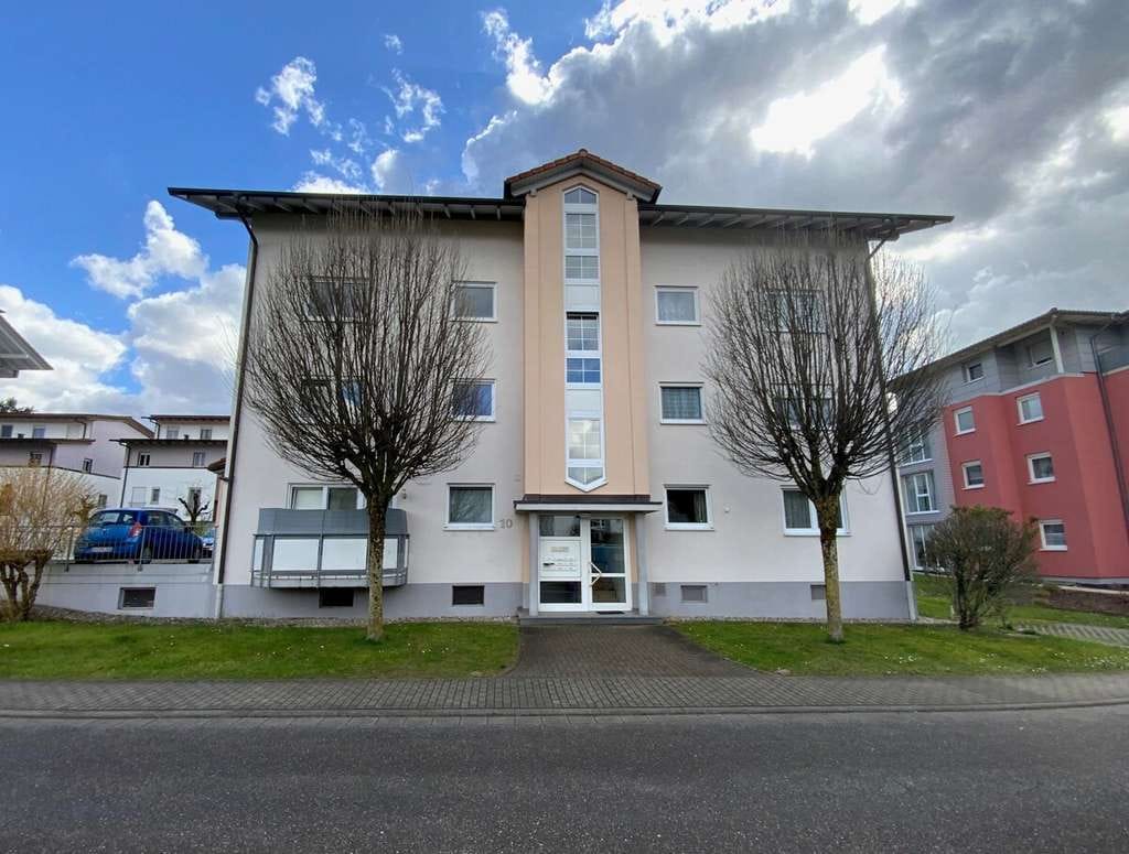 Immobilie in Ettenheim - Attraktive 4-Zimmerwohnung mit Potential - ideal für Eigennutzer oder Kapitalanleger - Bild 1
