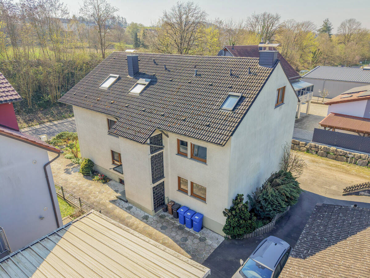 Immobilie in Goldbach - DIETZ: Größer als manches Haus! 4-Zimmer-Obergeschosswohnung - 3-fach-Verglasung - Pelletsheizung - Bild 4
