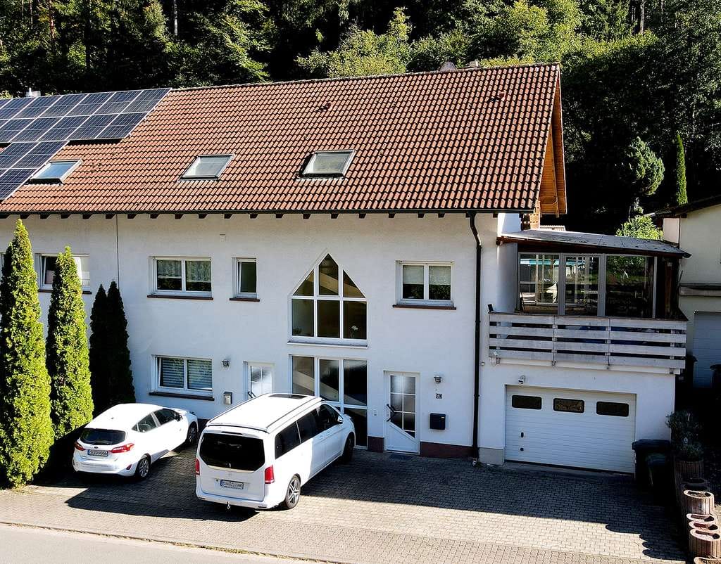 Immobilie in Rinnthal - Modernisierte Doppelhaushälfte mit Einliegerwohnung und Traumlage am Waldrand - Bild 0