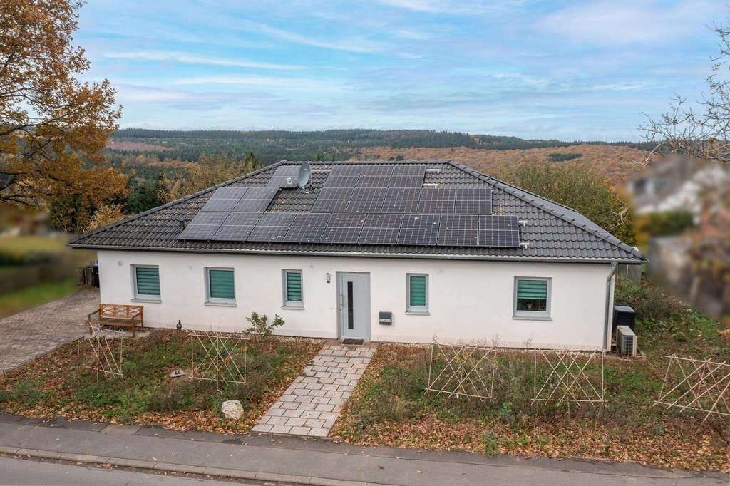 Immobilie in Beuren (Hochwald) - Nahezu neuwertiger Bungalow: Ebenerdiges Wohnen mit Stil und hoher Energieeffizienz - Bild 3