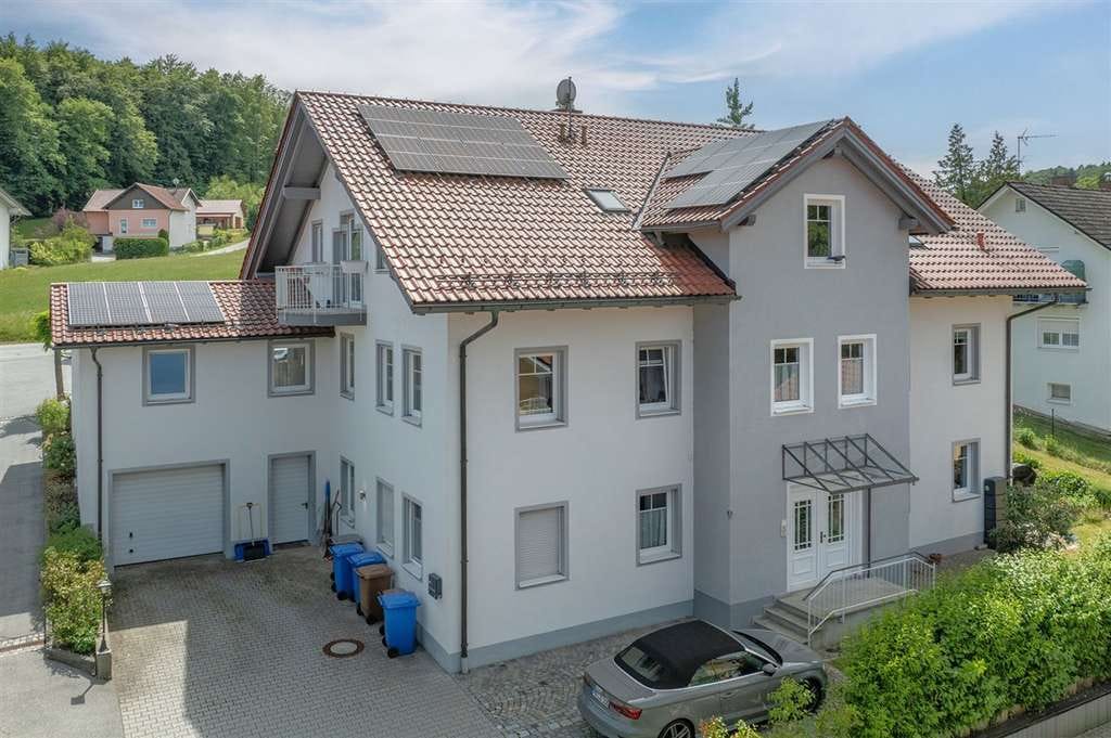Immobilie in Fürstenstein - Hochwertige 5-Zi.-DG-Wohnung - Wohnen und gleichzeitig Vermögen aufbauen - Bild 3