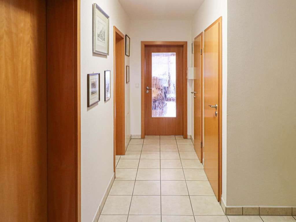 Immobilie in Peißenberg - Gepflegte 3-Zimmer-Etagenwohnung mit sonnigem Balkon, Tiefgaragenstellplatz und Aufzug - Bild 2