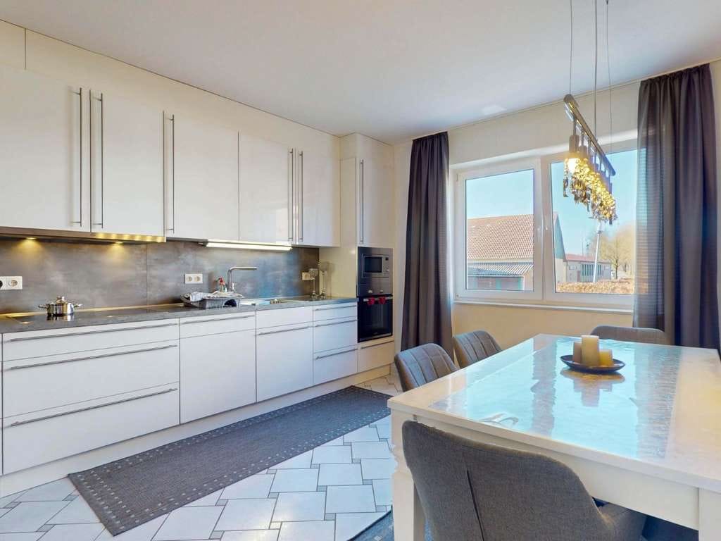 Immobilie in Altenbeken - DHH mit Einliegerwohnung, Balkon & Terrasse - viel Platz für Ihre Familie - Bild 4