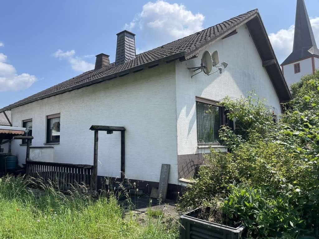 Immobilie in Dingdorf - **Wohnhaus mit Garten und Garage in Schönecken** - Bild 3