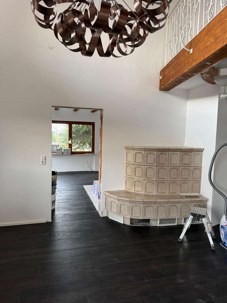 Immobilie in Staufen im Breisgau - Einfamilienhaus mit Einliegerwohnung und  Doppelgarage in Staufen im Breisgau (Wettelbrunn) - Bild 2