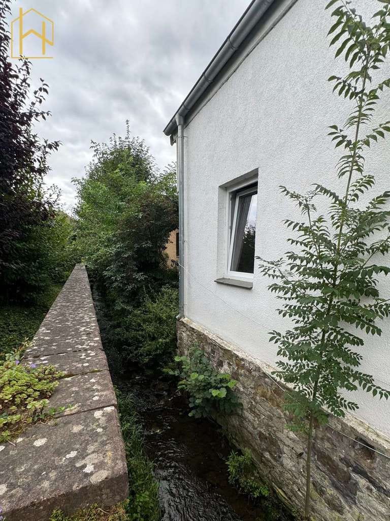 Immobilie in Melle - Solides Zweifamilienhaus mit gesicherten Mieteinnahmen und Eigennutzungspotenzial - Bild 2