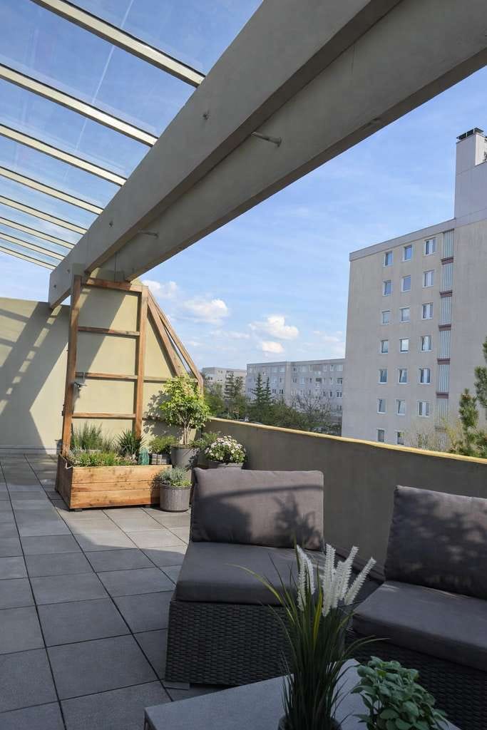 Immobilie in Gerbrunn - Frisch saniert: 4-Zi.-Penthouse mit Dachterrasse nahe Uni - Bild 1