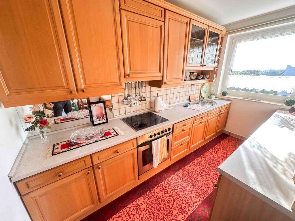Immobilie in Heiligenhaus - Helle 2-Zimmerwohnung, Balkon, 5.OG, Aufzug zum Selbstbezug, barrierefrei, per sofort frei - Bild 2