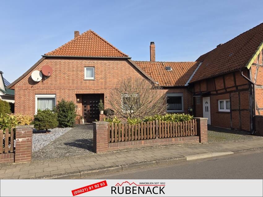 Immobilie in Landesbergen - Großzügiges ehemaliges Bauernhaus mit Nebengebäuden und vielseitigem Nutzungspotenzial - Bild 0