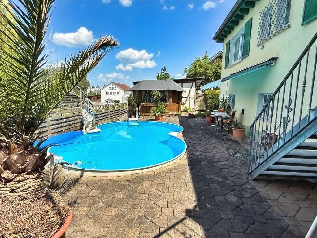Immobilie in Meßkirch - Teilsaniertes Wohnhaus mit Pool, Doppelgarage und ganz viel Charme - Bild 4