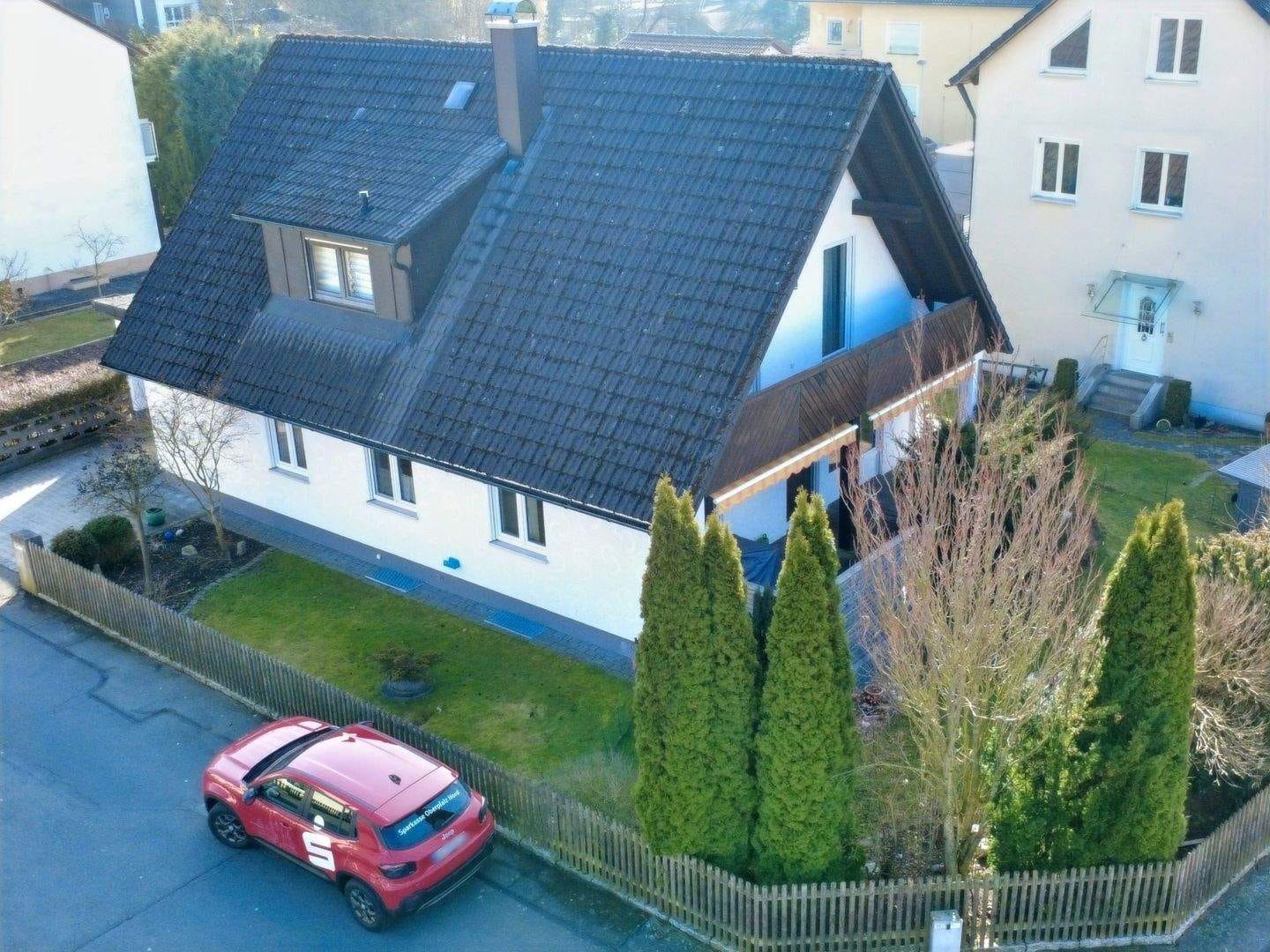 Immobilie in Pirk - Lassen Sie sich diese Chance nicht entgehen - TOP gepflegtes Einfamilienhaus zum sofortigem Einzug - Bild 0