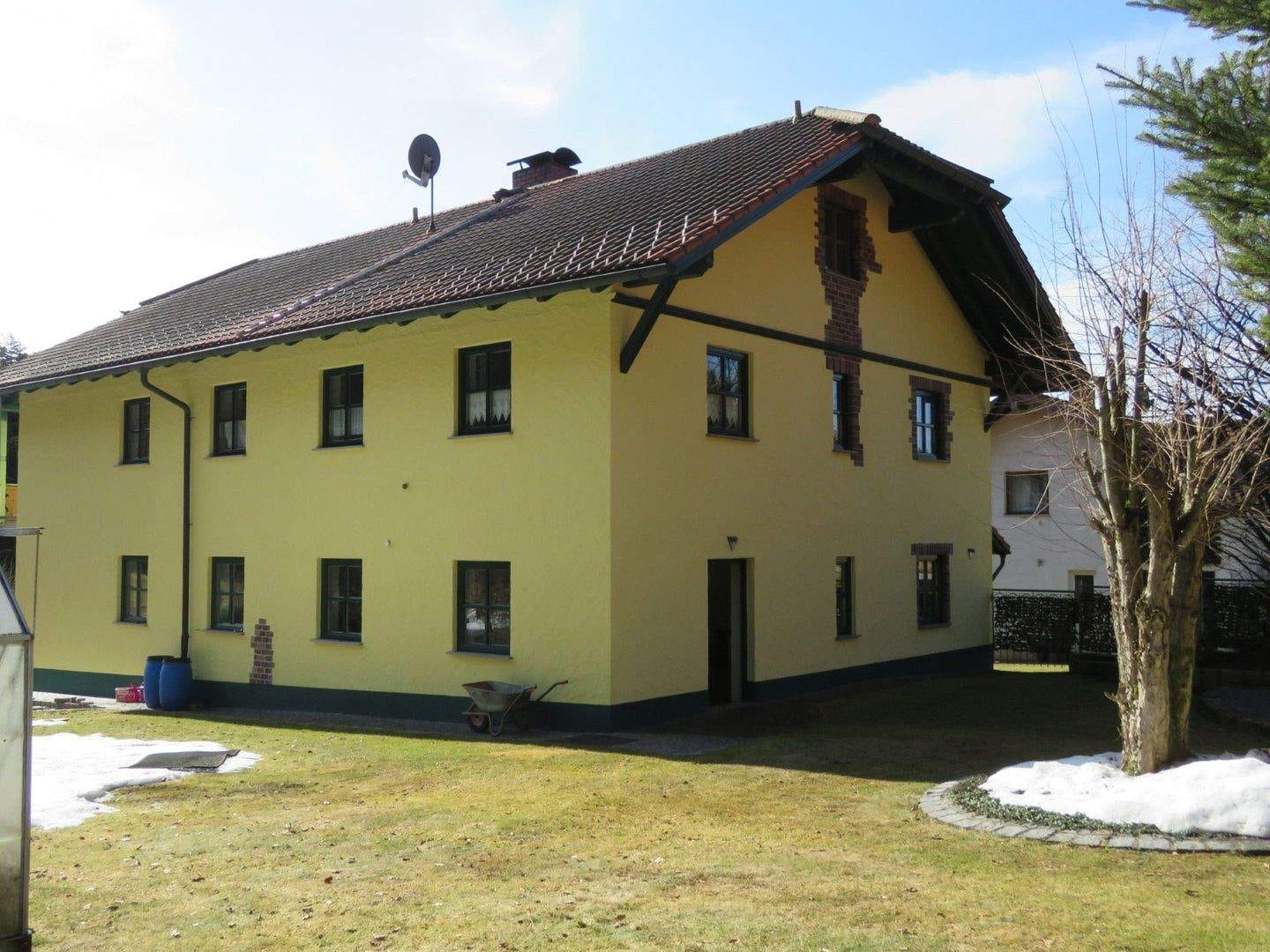 Immobilie in Schöfweg - Landhaus mit Werkstatt und Halle in sonniger Waldrandlage Nähe Lalling am Brotjacklriegel - Bild 3