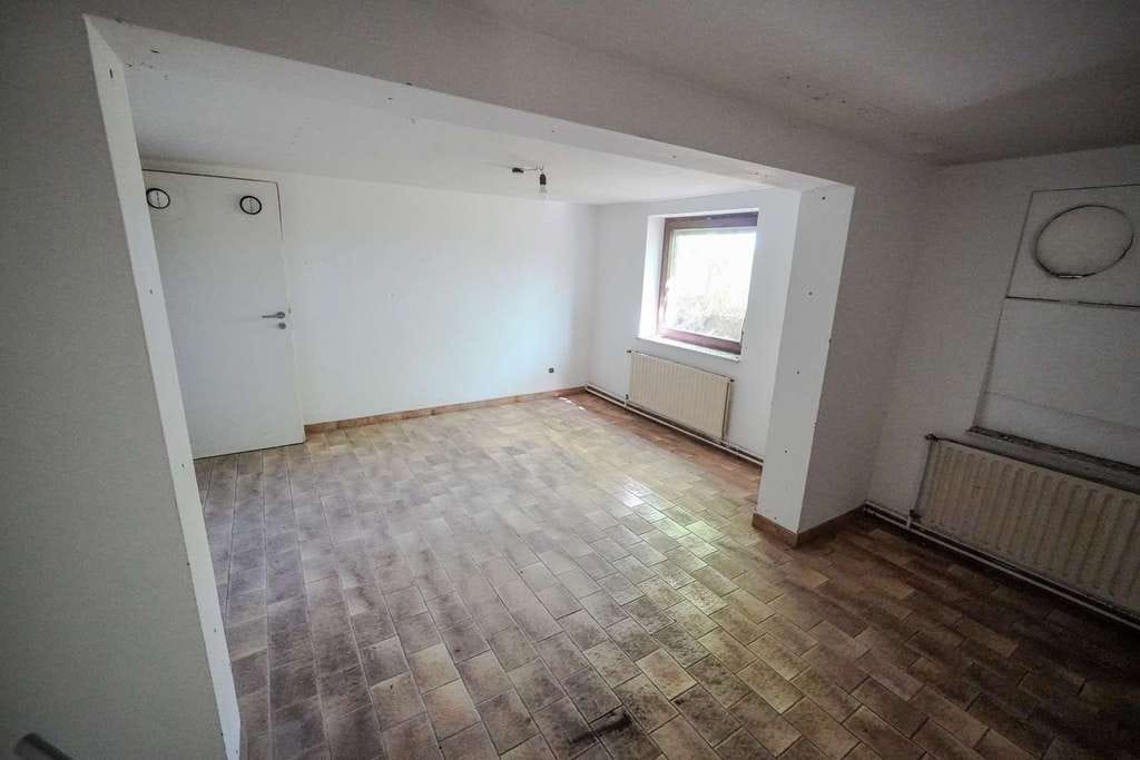 Immobilie in Hasloh - Natur, Ruhe, Raum in Hasloh. Großes 5-Zimmer Haus mit Grundstück und viel Potenzial - Bild 3