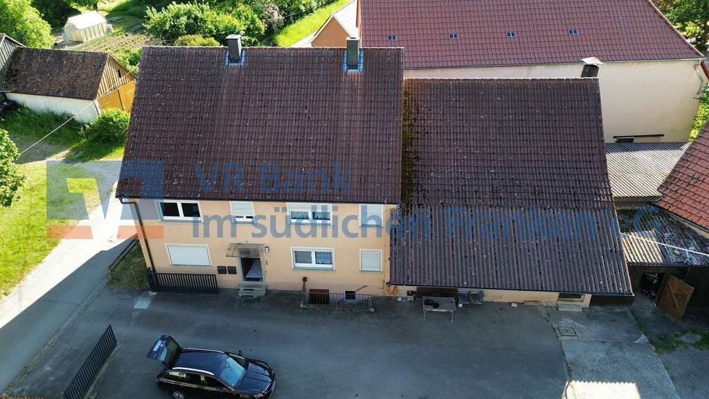 Immobilie in Feuchtwangen - Großzügiges Anwesen mit vielseitigen Nutzungsmöglichkeiten und weitläufigem Grundstück - Bild 3