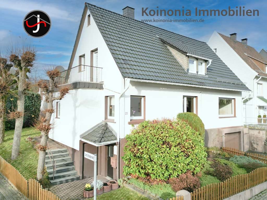 Immobilie in Kierspe - Zweifamilienhaus in Kierspe zentrale und ruhige Lage - Bild 1