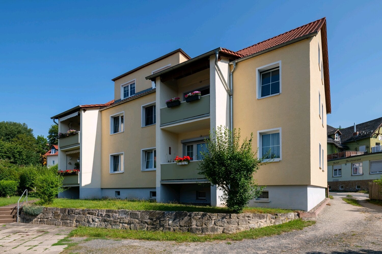 Immobilie in Rudolstadt - Mehrfamilienhaus in Rudolstadt-West provisionsfrei zu verkaufen - Bild 1